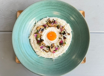 里山の恵み、松茸薫るカルボナーラうどん