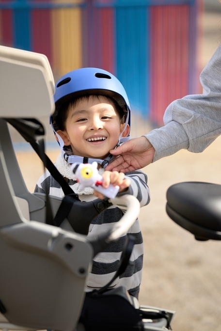 子どもヘルメット着用イメージ