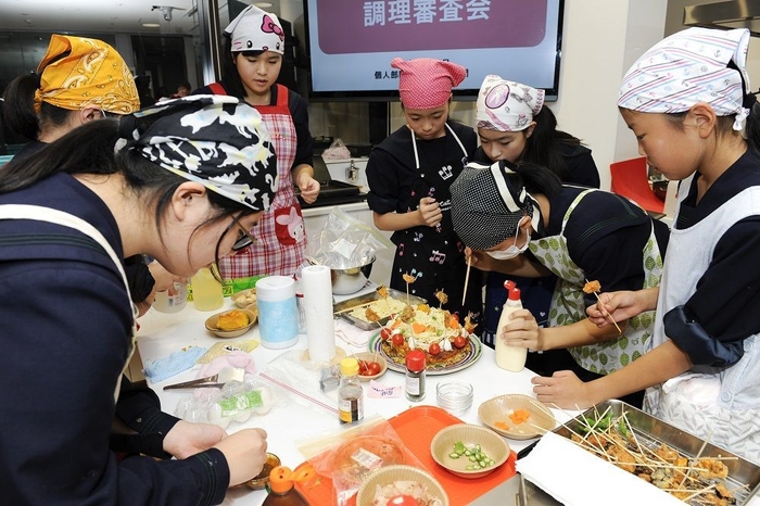 昨年の調理審査の模様(コトラボ新橋にて)