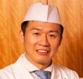 6)日岡良輔料理長