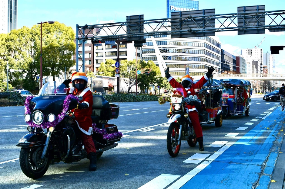 バイクで児童虐待撲滅啓蒙活動