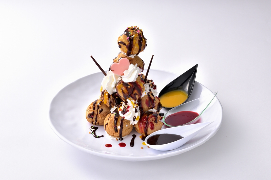 シューアイスタワー 1,200円 (ソース:チョコ、マンゴー、ベリー)