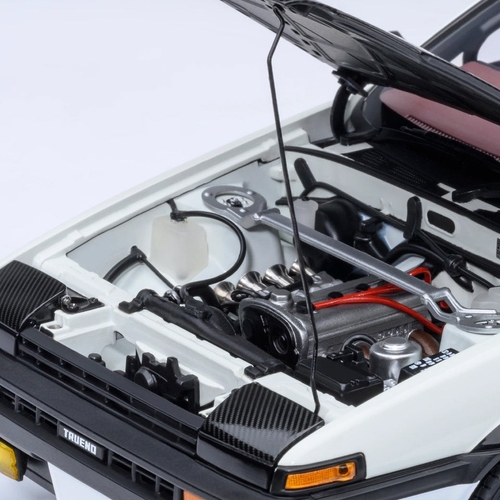 1/18スケール トヨタ スプリンター トレノ (AE86) 「頭文字D」(C)しげの秀一/講談社