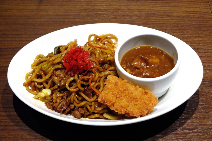 復刻版カツカレー焼きそば