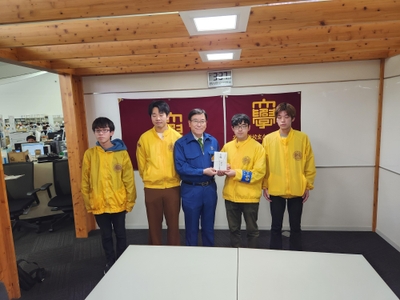 林・氷見市長(中央)と高島会長(右から2人目)ら