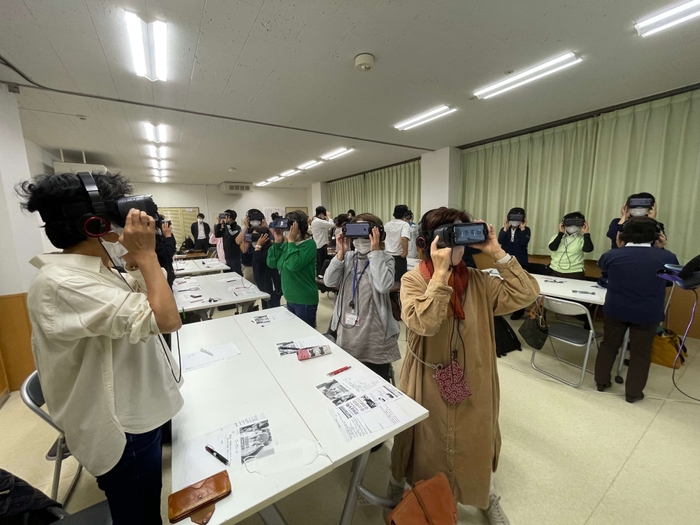 VRゴーグルをつけて体験!