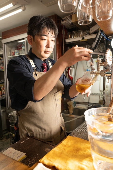 山本学長 注ぎシーン