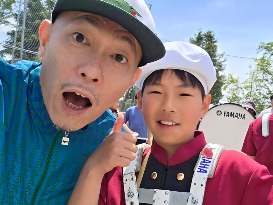石巻市のお友達 登音くんとのスナップ ※登音くん(コンガを担当)はお祭り天国石巻のLGYankeesのバンドメンバーとして一緒にLIVEします。