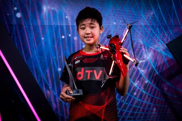 「SUPER DRONE CHAMPIONSHIP 2021」 小学生ドローンパイロット、第二代チャンピオンに決定！