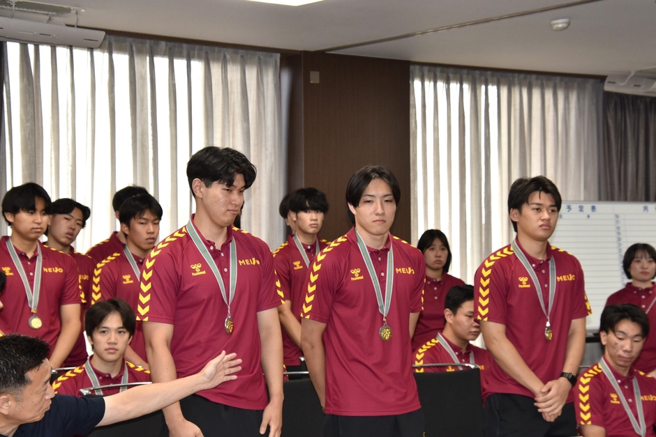 優秀賞を受賞した(左から)米田選手、松岡選手、幡東選手