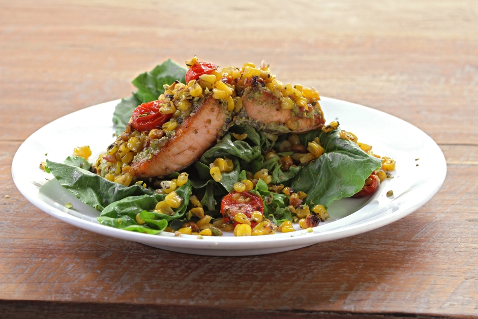 コーンサルサとピスタチオのサーモンステーキ 1800円 税別