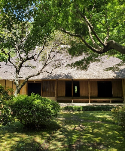 覚園寺(かくおんじ) 旧内海家(本展の主会場)