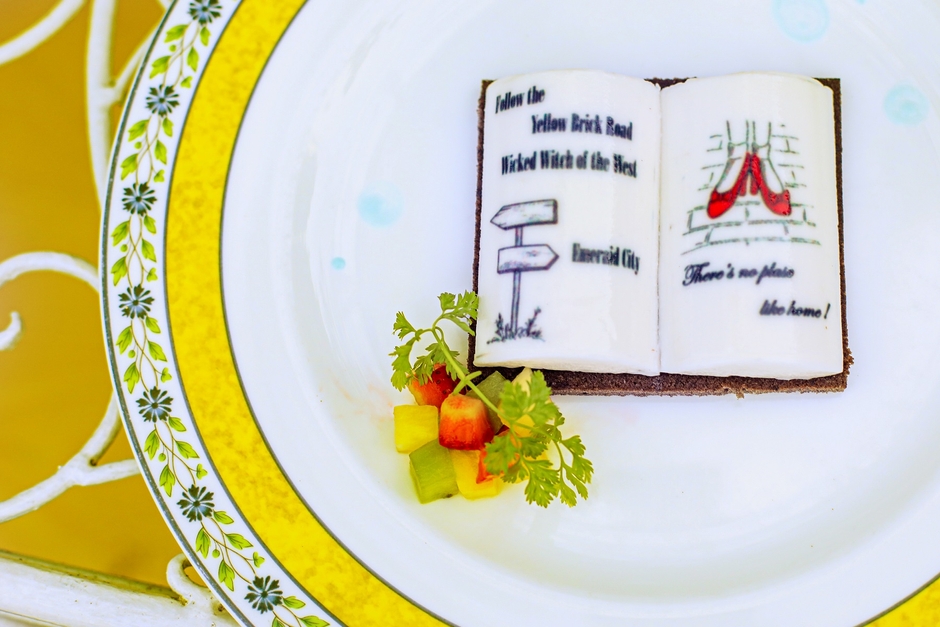 アシェットデセール:ドロシーの物語~ホワイトチョコムース~