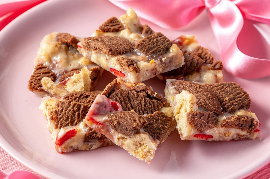 ザクもち×つぶつぶ食感を楽しむ！断面かわいい「マシュマロヌガー」