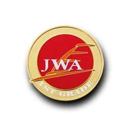 ◆PINS FACTORY（ピンズファクトリー）◆ピンズの使いみち　《認定章としてのピンズ　編》JWA(日本ウィンドサーフィン協会)　様ご製作『バッジテスト級別バッジ』のご紹介