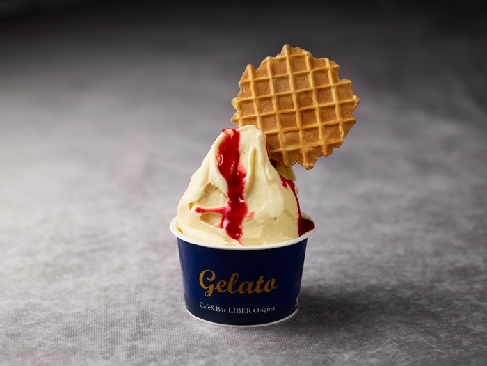 ″マスカルポーネ ベリーソース″(写真は昨年のもの)