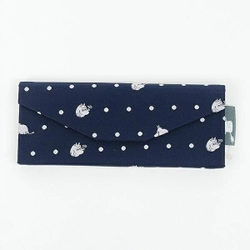 ムーミンたちがオシャレに眼鏡を守る！ジャガード織のメガネケースは贈り物にも◎