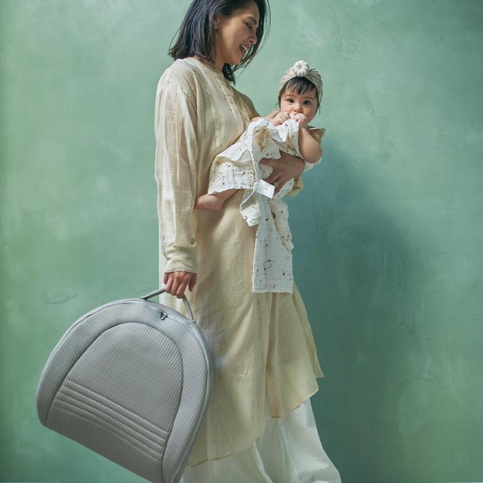 軽量&持ち運びもラクラク