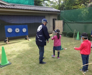 旧芝離宮恩賜庭園「弓道（和弓）の見学会」11月５日（土）、６日（日）