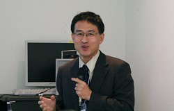 JAISTシンポジウム_講演する萩谷昌己・東大教授