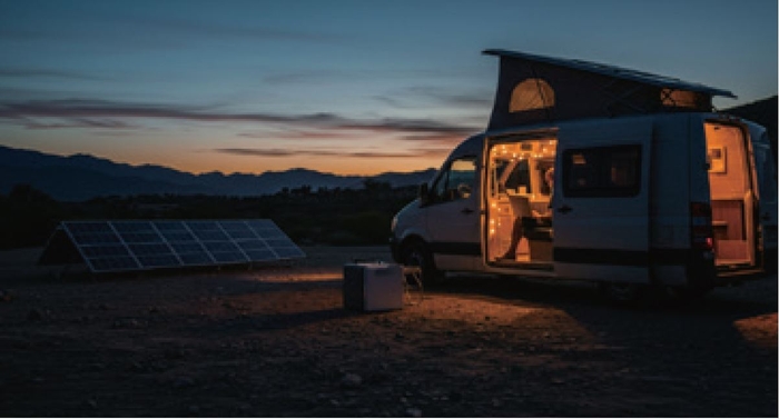 蓄電丸 利用シーン(車中泊)