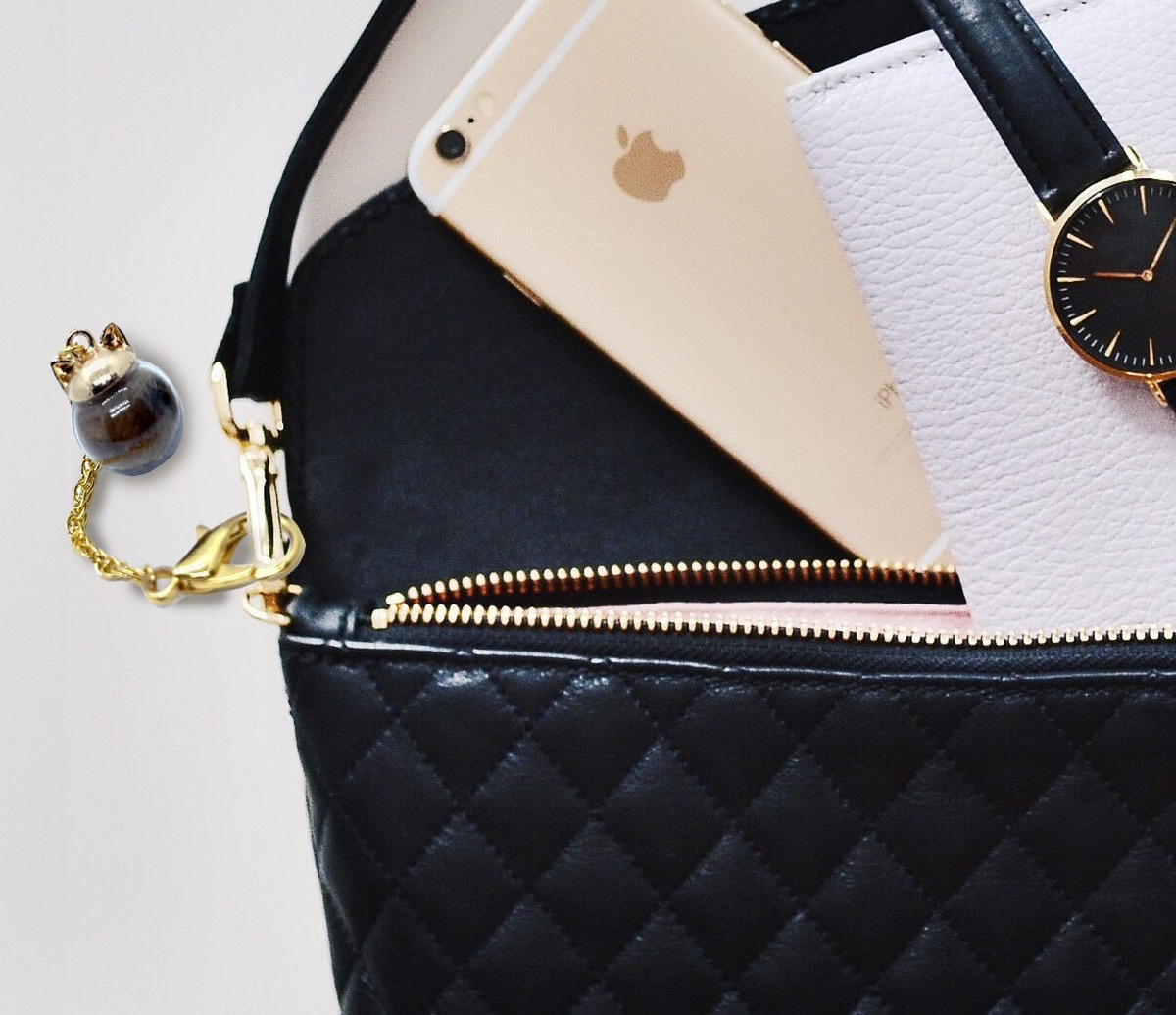 チャームを付けた様子