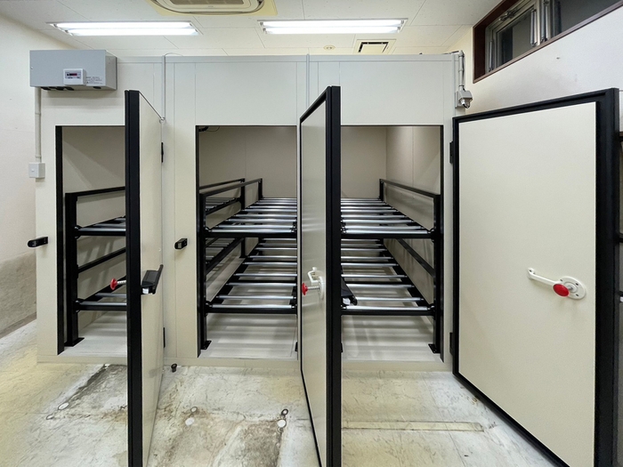 遺体安置用冷蔵庫_2