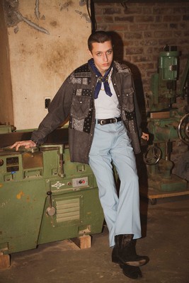 【MEN'S】着用イメージ Wrangler Wrancher Dress Jeans
