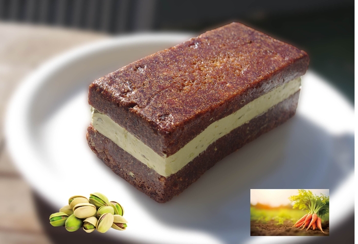 プレミアムキャロット&ピスタチオケーキ
