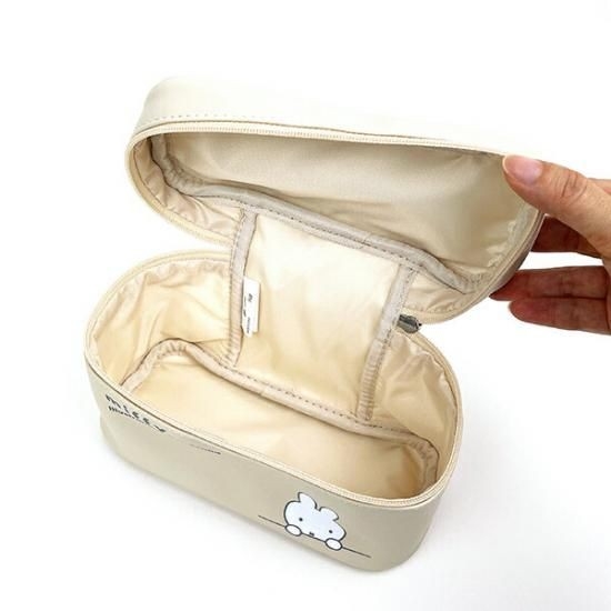 ミッフィーの旅行に便利なポーチ