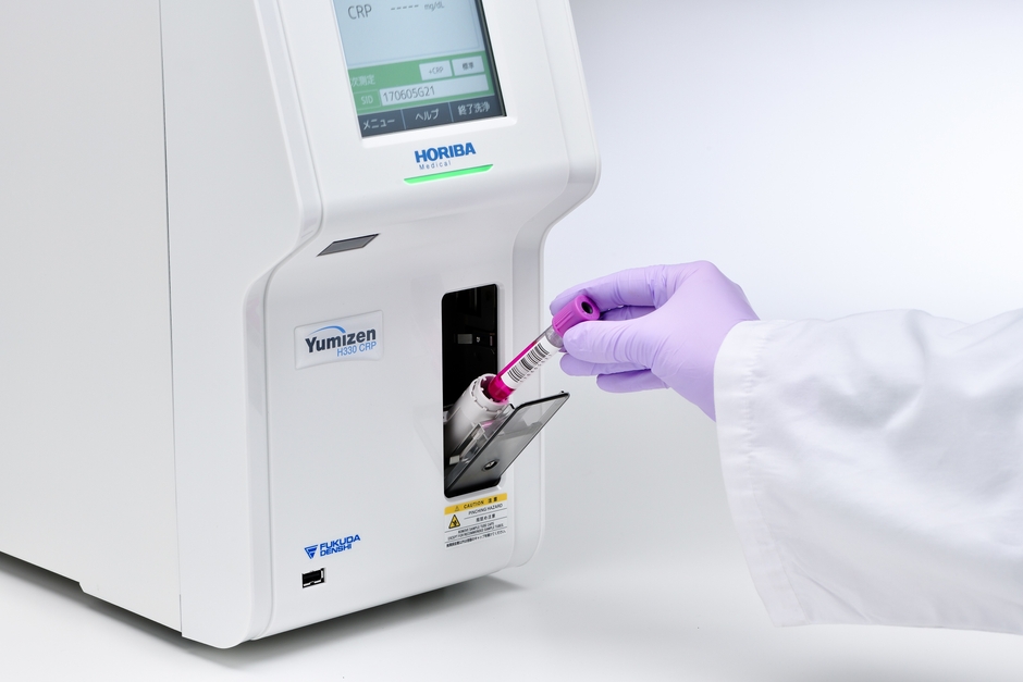 キャップピアス搭載