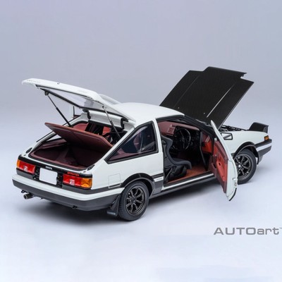 1/18スケール トヨタ スプリンター トレノ (AE86) 「頭文字D」(C)しげの秀一/講談社