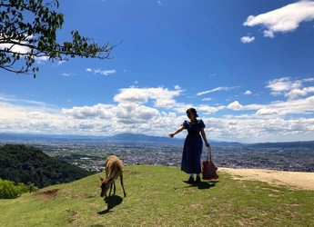 インバウンドのお客様に人気の若草山山頂への直行バス Wakakusa Hilltop Bus　４月１日より毎日運行開始