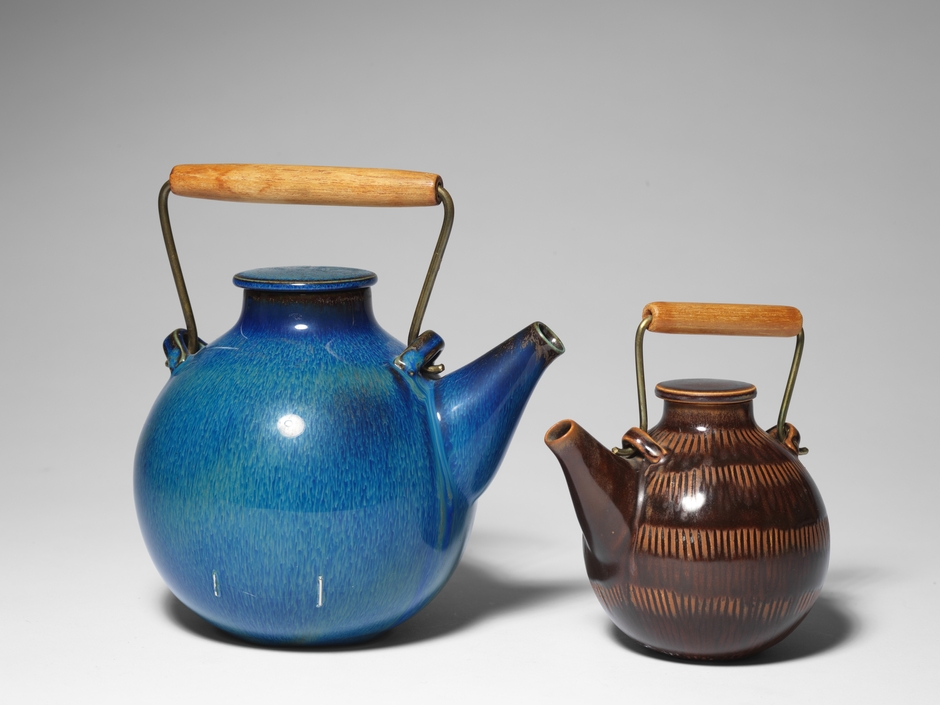 (11)左：ティーポット、1960年・右：ティーポット、1965年