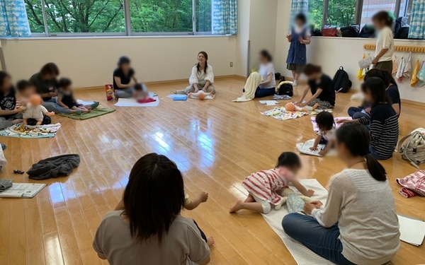 コロナ前のレッスンの風景。今は人数を減らし、徐々に戻りつつあります。