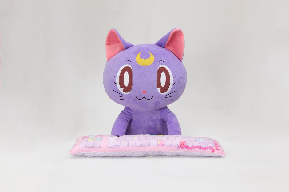 美少女戦士セーラームーン　PCクッション～ルナ～(正面)