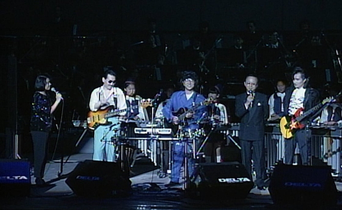 「The Alfee Live In EXPO '90」© NHK