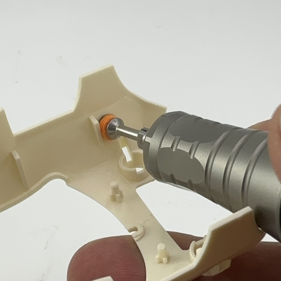 キワまでヤスリ掛けできます