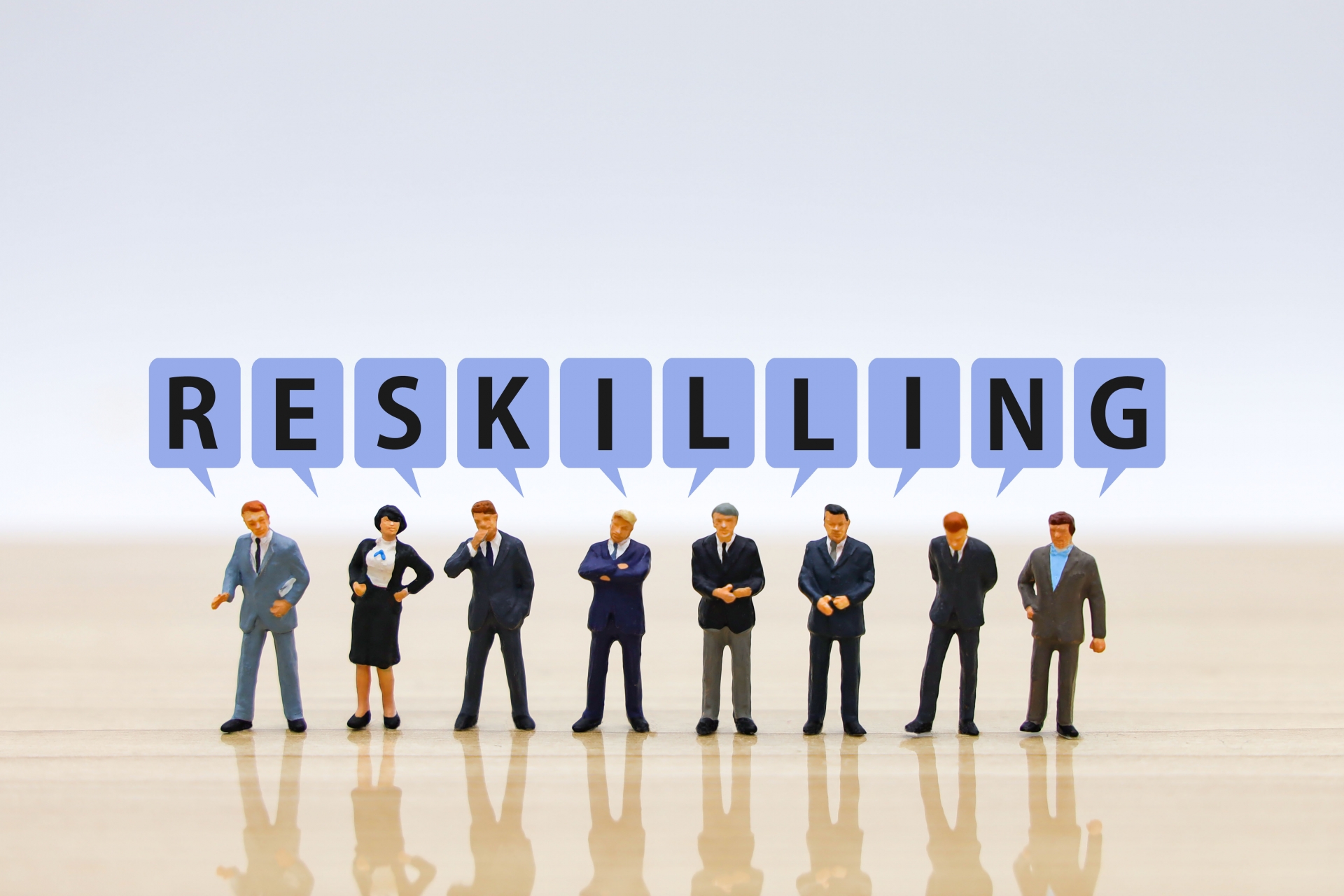 リスキリングで何を学ぶか?政府が5年で1兆円を投資すると発表した今注目の話題に関するレポートを公表