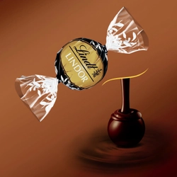 ダークチョコレートファン待望の「リンドール 70％カカオ」登場！ リンドールのなめらかさはそのままに、力強くあふれるカカオ感　 ～リンドール保冷ポーチがもらえる ピック＆ミックス スプリングキャンペーンを開催～