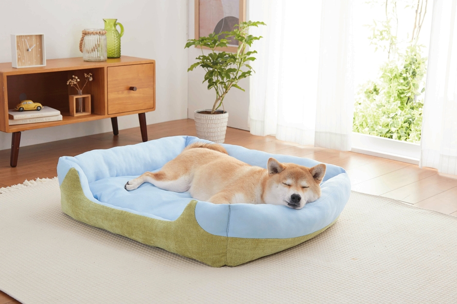 やさしい涼しさにうっとり。フチまでヒンヤリで快適さバツグン!!「ソフトクールスクエアベッド」