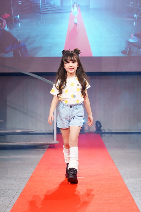 ファッションショー CAPULET+JJ