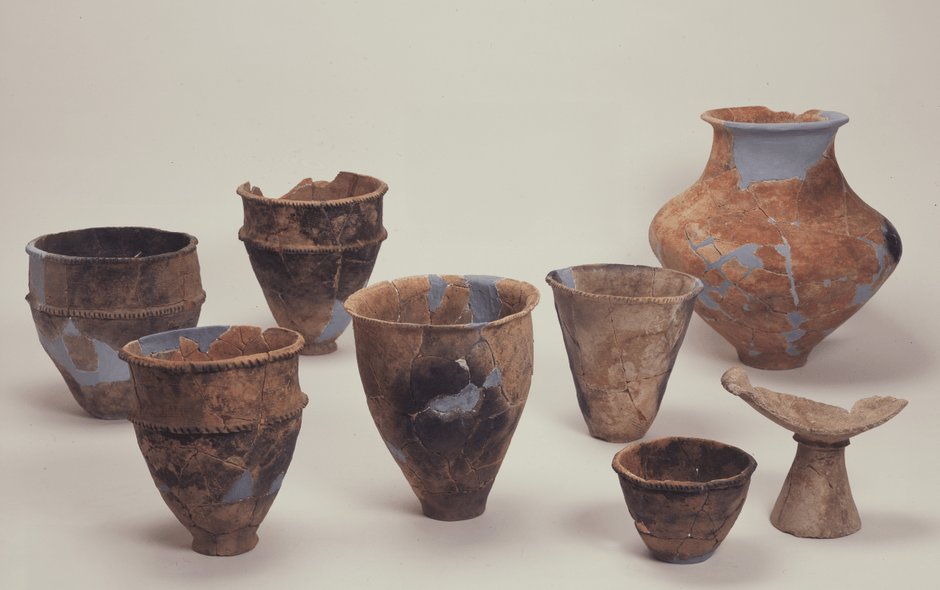 本研究で分析対象の一つとなった下月隈C遺跡遺跡から出土した弥生時代前期の土器群(福岡市埋蔵文化財センター提供)