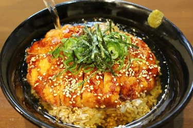 冷たい出汁をかけて食べる！？「ひやだしかつ丼」 神戸市給食のアイドルスイーツ！？「とくれん」 かつ丼吉兵衛 人気の夏の定番メニューを発売