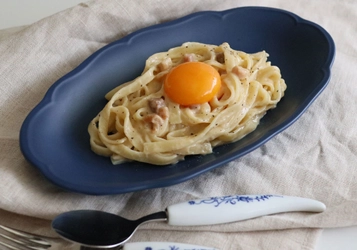 うまみの相乗効果を引き出した老舗だし屋のつくるパスタソース 「4種のチーズとパンチェッタの旨み広がるカルボナーラ」など 4種類のパスタソースが販売開始