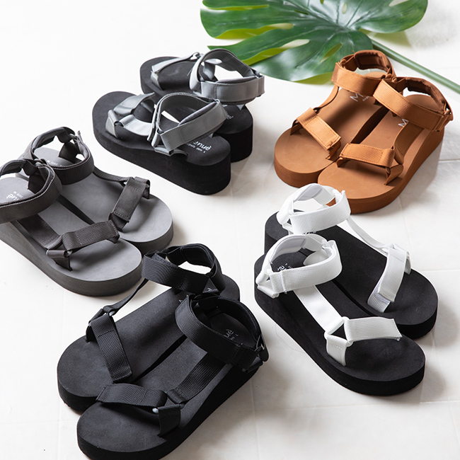 夏の定番!発売から2年間で40,000足以上売れたスポーツサンダル、新色を加えて再登場!