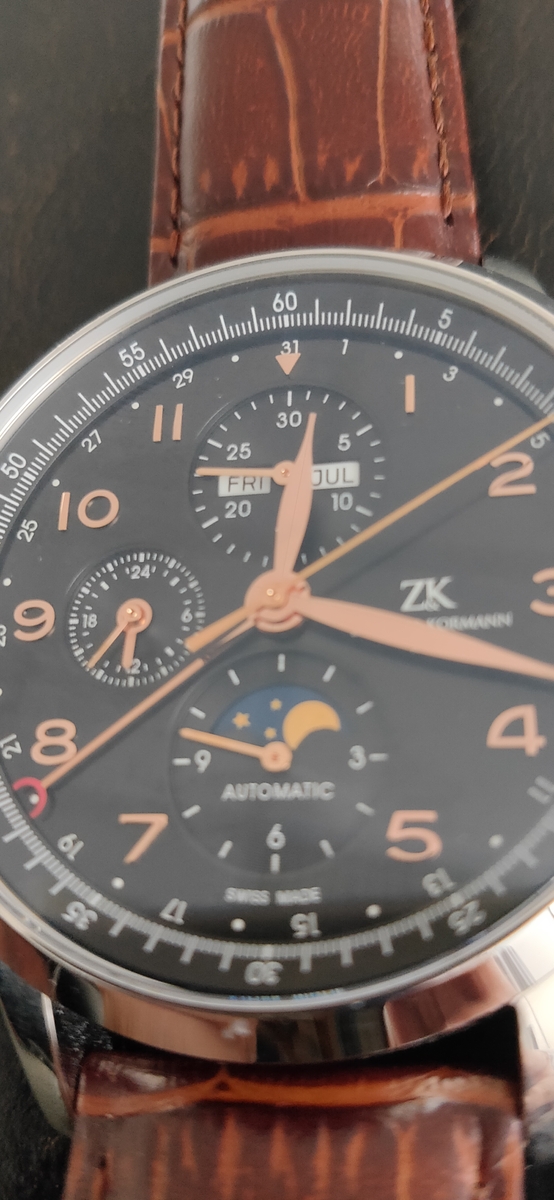 Z&K スイスメイド新鋭ブランドの機械式腕時計、クラウドファンディング 