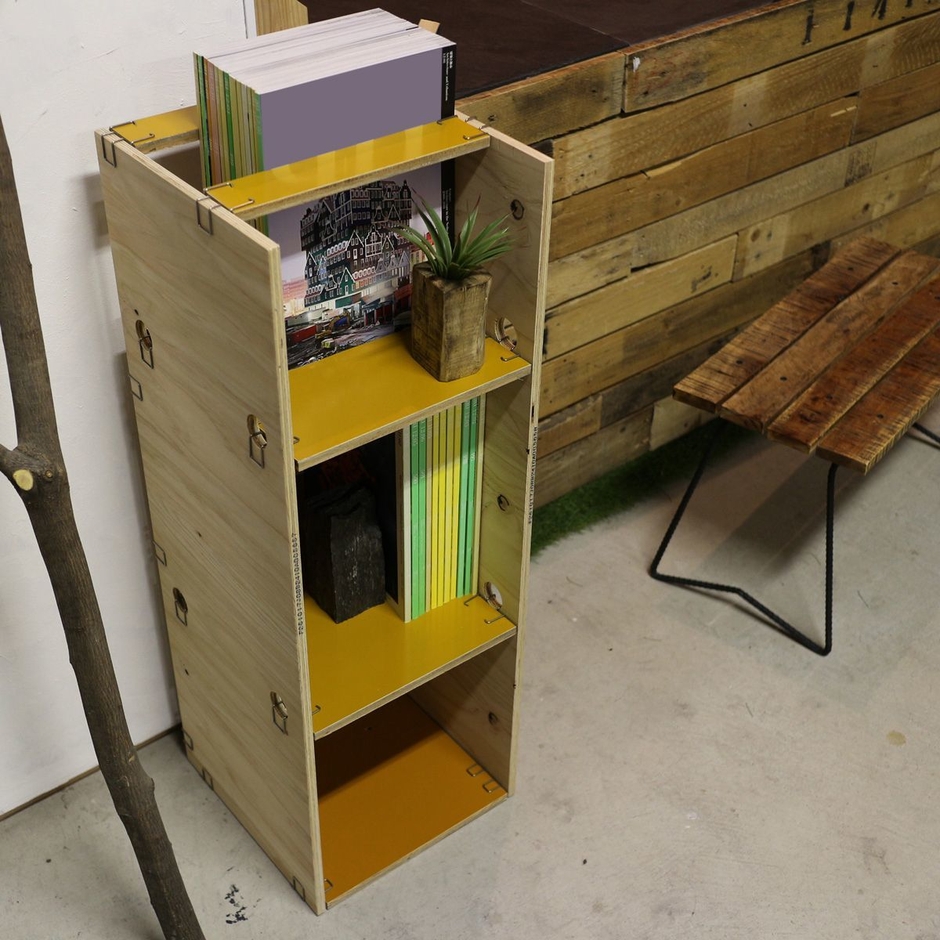 ブックエンドはプランクリップで可動式