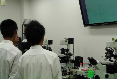 先進医工学センター見学の様子(写真は過去の様子です)