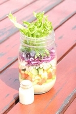 【朝食(ひよこ豆のフムスとジャーサラダ)】